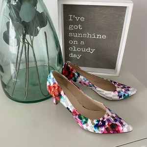 Nine West colorful floral heels size 8.5